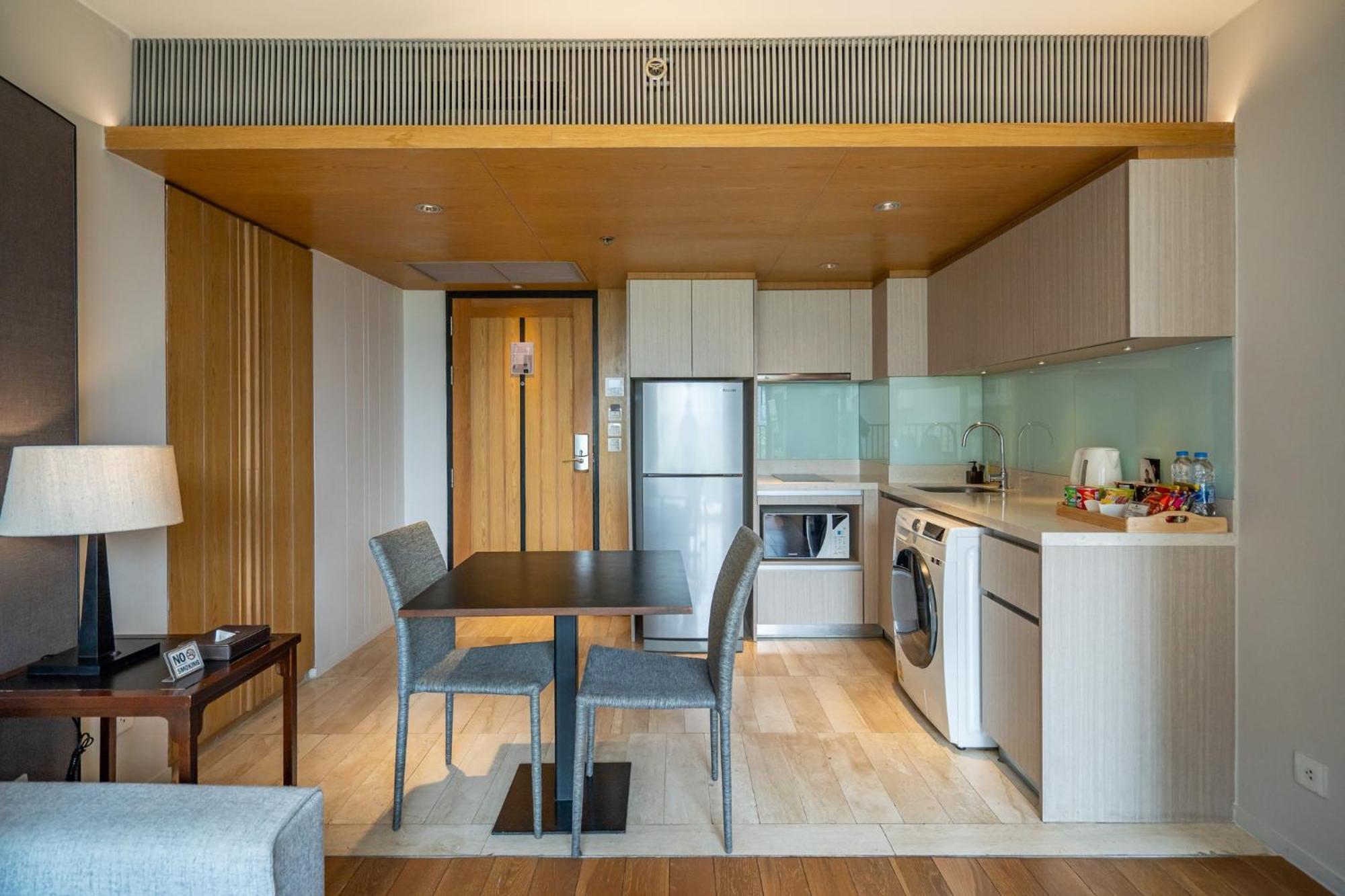 Arcadia Suites Bangkok Bagian luar foto